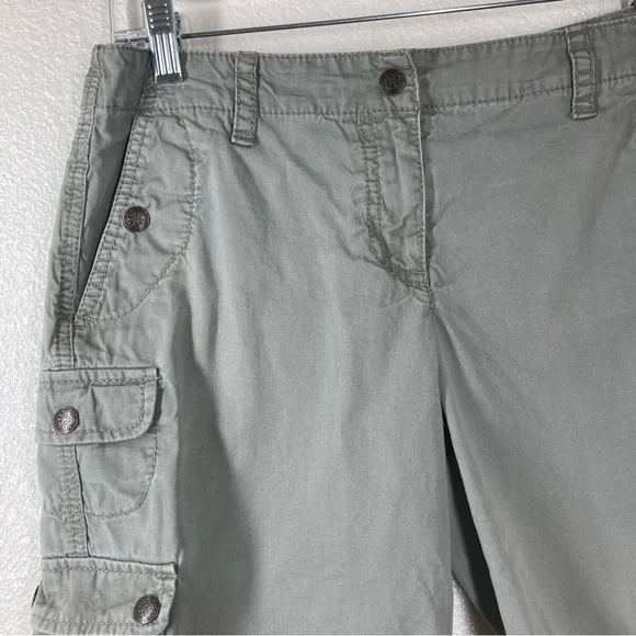 Ann Taylor Loft Cargo Shorts Size 4 Olive Green Cotton Baggy High Rise - Picture 6 of 13